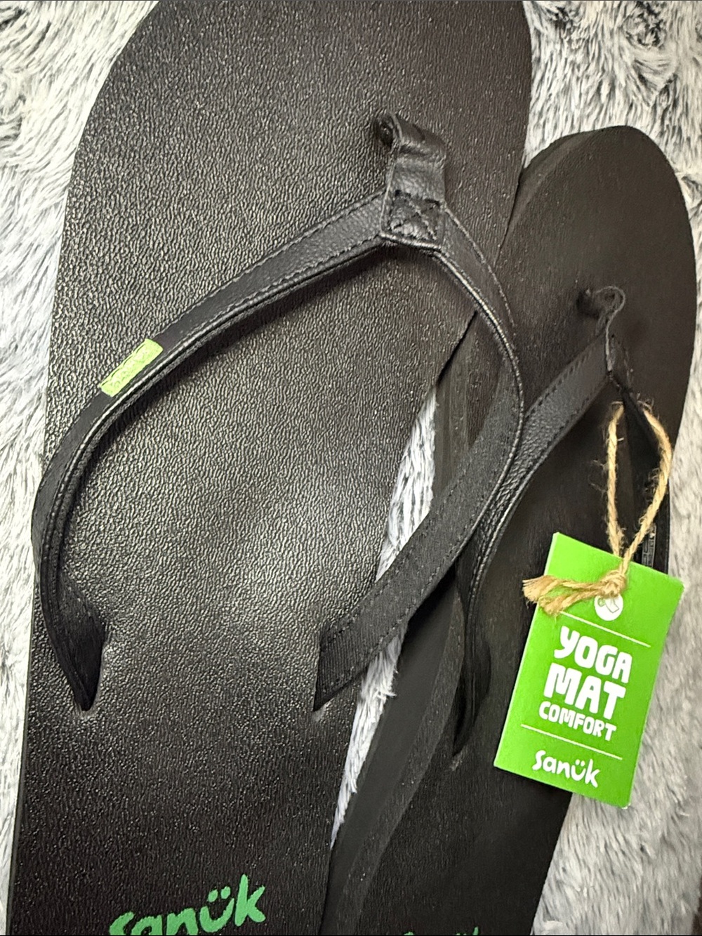 Sanuk Black Flip Flop Sandals with Green Logo - Picture 2 of 4